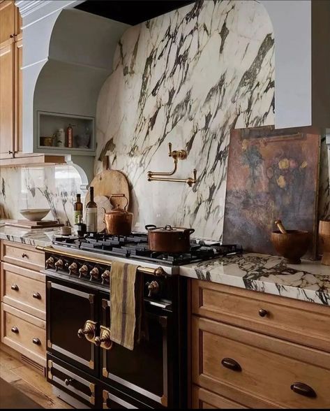 90s Home, Interior Design Per La Casa, European Kitchens, Kitchen Design Trends, Design Del Prodotto, Dream Home Design, Country Kitchen, Decoration Design, Home Decor Kitchen