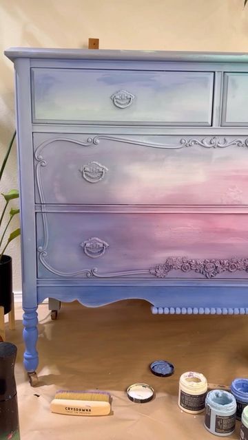 Blue Ombre Furniture, Blue Ombre Dresser, Ombré Dresser, Painted Furniture Designs, Dresser Diy, Upcycled Ideas, Chalk Painted Furniture, Desk Makeover, Painted Dresser