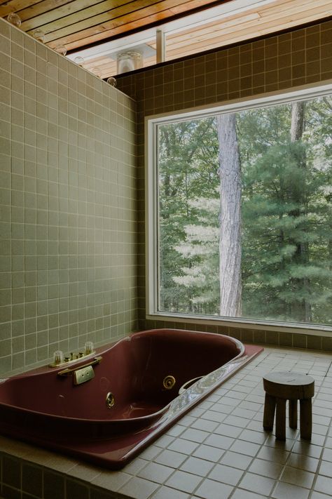 70s Inspired Bathroom, Japanese Bathroom, Airy Bedroom, Japanese Interior, Japanese House, 70s Inspired, Architectural Inspiration, Architectural Digest, Modernism