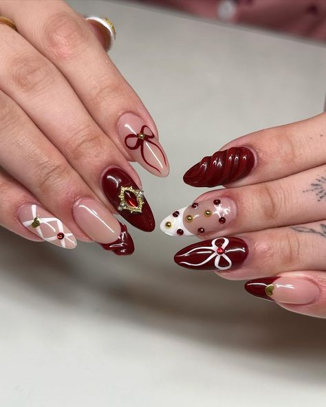 NAILEE.PH 🇵🇭 | red, gold, and white details ⋆𐙚₊˚⊹♡ ✨ long almond 💅🏻 @clawphoria.nailstudio | Instagram White Red Gold Nails, Red White And Gold Nail Designs, Red Gold Nail Art, Red White And Gold Nails, Red Nails Acrylic Almond, Red And Gold Nail Designs, 2025 Nails, Detailed Nail Art, Concert Nails