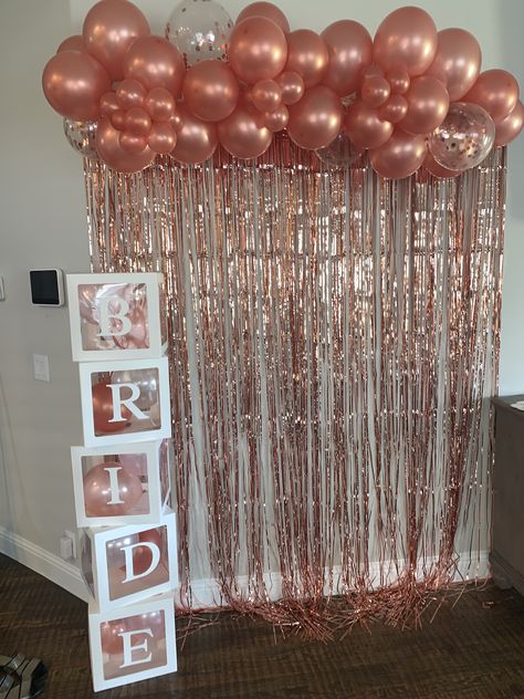 Cute Photo Backgrounds For Party, Pink And White Backdrop Party Ideas, Bride To Be Decoration Ideas Diy, Bride To Be Party Decoration Ideas, Bride Shower Ideas, Simple Backdrop Decorations, Bride To Be Party Decoration, Bride To Be Backdrop, Bride To Be Decoration Ideas