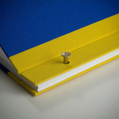 Binding Book Design, Book Binding Design, Portfolio Binder, Binding Book, Industrial Design Portfolio, Architecture Portfolio Design, Portfolio Presentation, Menu Book, Portfolio Book