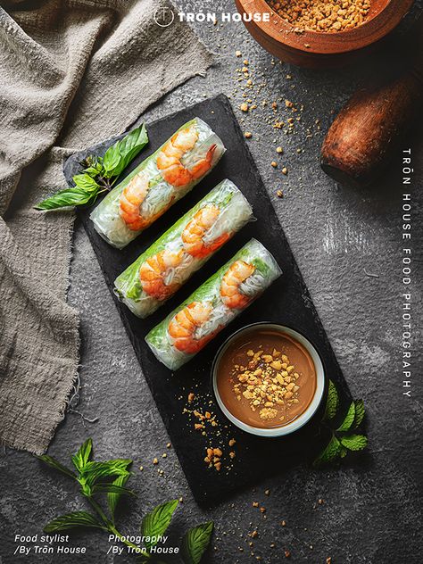 Vietnamese Spring Rolls Recipe, Graphic Design Food, Thai Food Photography, Asian Food Photography, Creative Campaign, Street Food Design, Dark Food Photography, Viet Food, Vietnam Food