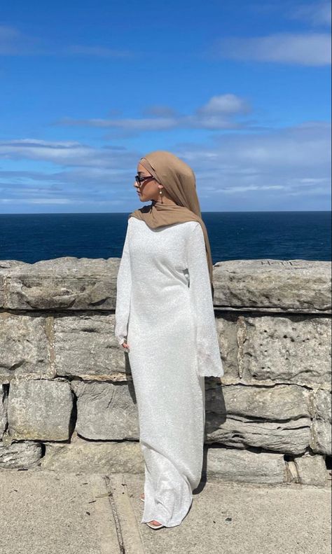 Modesty Beach Outfits, Hijabi Outfits Casual Summer Modest Fashion, Hjab Clothes Summer, Hijabi Summer Outfits 2024, Hijabi Summer Dresses, Hijabi Summer Fits, Elegant Modest Outfits, Summer Outfit Hijab, Hijabi Outfits Summer