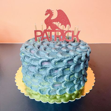 Red Dragon Cake, Wings Of Fire Birthday Cake, Wings Of Fire Birthday Party Ideas, Wings Of Fire Cake, Dragon Scale Cake, Fire Cake, Dragon Cake, 7th Dragon, Wings Of Fire Dragons