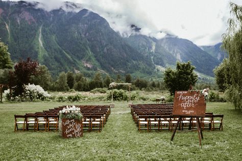 Mountain Backdrop Wedding, North Arm Farm Wedding, Cheap Mountain Wedding, Cold Outdoor Wedding, Simple Mountain Wedding, Small Mountain Wedding, Tennessee Mountain Wedding, Mountain Wedding Ceremony, Outdoor Mountain Wedding