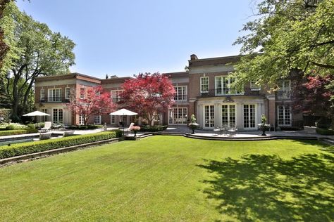 Charming Toronto Mansion Hits The Market for $22 Million Toronto Mansion, Farmhouse Exterior Colors, Sauble Beach, Toronto Neighbourhoods, Toronto Houses, Georgian Mansion, Best Status, Status Symbol, Georgian Bay