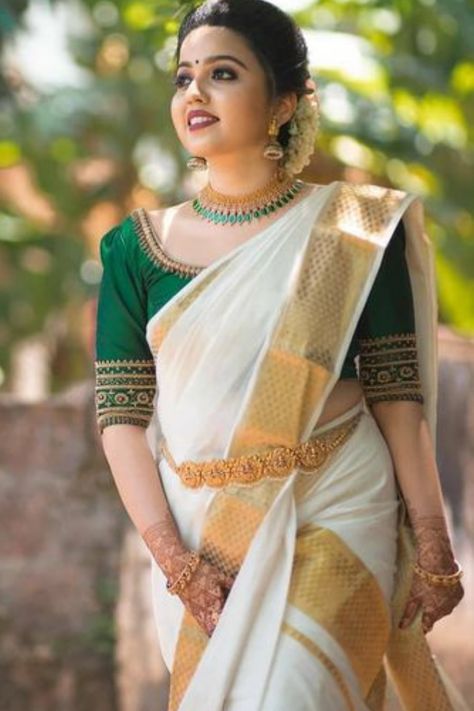 https://myfashioncorners.blogspot.com Tamil Saree Blouse Designs, Green Wedding Blouse Designs, Setum Mundum Kerala, Kerala Saree Blouse Designs Traditional, Engagement Saree Kerala, Guruvayur Wedding, Saree Portrait, Temple Shoot, Gold Blouse Designs