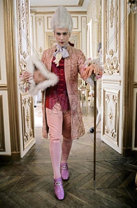 men's style Marie Antoinette Movie, Marie Antoinette Party, Marie Antoinette Costume, Marie Antoinette 2006, Costume Carnaval, Rococo Fashion, Michelle Dockery, 18th Century Fashion, Diana Ross