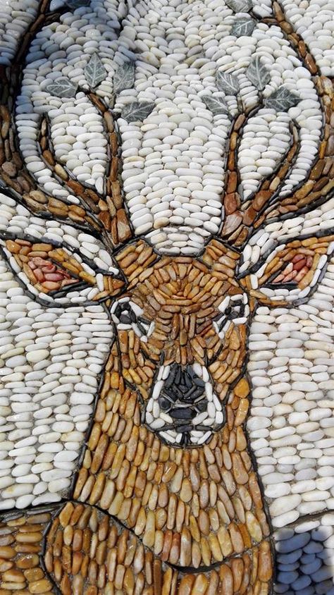 Pebble mosaic. Deer Pebble Mosaic Patterns, Seed Mosaic Art, Mosaic Art Easy, Mosaic Animals Easy, Mosaic Squirrel, Deer Mosaic, Giraffe Mosaic Patterns, Pebble Mosaic Mozaico, Tree Mosaic