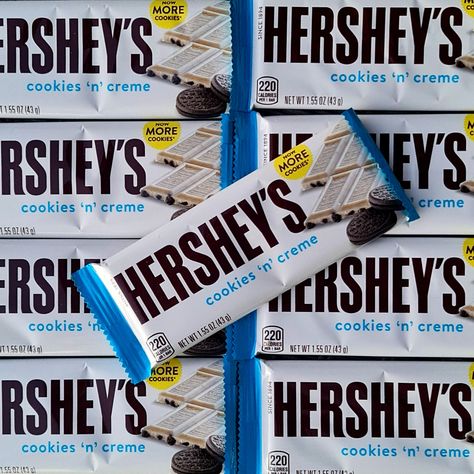 Hershey Cookies, Christmas Baskets, Cookies And Cream, World Famous, Chocolate Bar, Vegetable Oil, Junk Food, Sweet Recipes, Bar