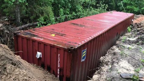 Can you bury a shipping container and use it as a bunker? Learn how to reinforce shipping containers for underground use in this post! Diy Storm Shelter Cheap, Shipping Container Bunker, Diy Tornado Shelter, Diy Storm Shelter, Diy Bunker, Diy Tornado, Diy Lake, Bunker Ideas, Underground Storm Shelters