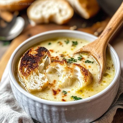 French Country Garlic Soup Country Garlic Soup, Mini Soup Bowls, French Garlic Soup Recipe, Rustic French Food, Creamy Garlic Soup, French Garlic Soup, Country French Garlic Soup, Soup With Garlic Bread, High Protein Bariatric Recipes