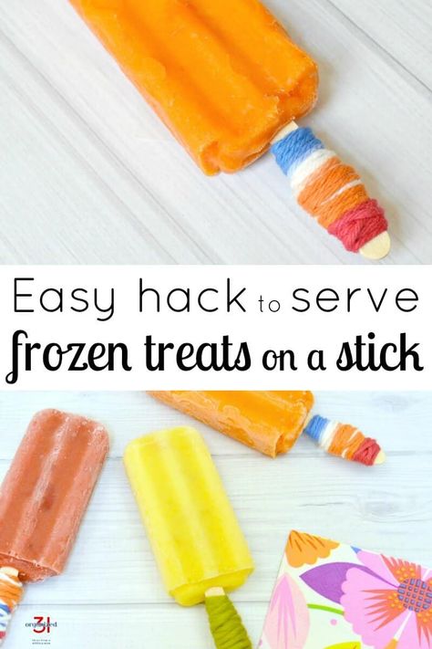 It can be awkward to hold and eat a popsicle. Make this simple DIY popsicle holder and Dress up the popsicle stick to match party decor. Treats On A Stick, Ice Cream On A Stick, Easy Popsicles, Nostalgic Summer, Popsicle Holders, Dyeing Tutorials, Diy Popsicle, Drawing Tutorials For Kids, At A Party