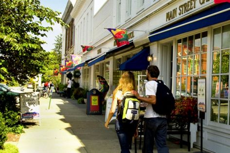 Downtown Berea, KY | The arts and crafts capitol of Kentucky ... Appalachian Crafts, Berea Kentucky, Berea Ky, Southern Road Trips, American Holidays, Red River Gorge, My Old Kentucky Home, American Road Trip, The United States Of America