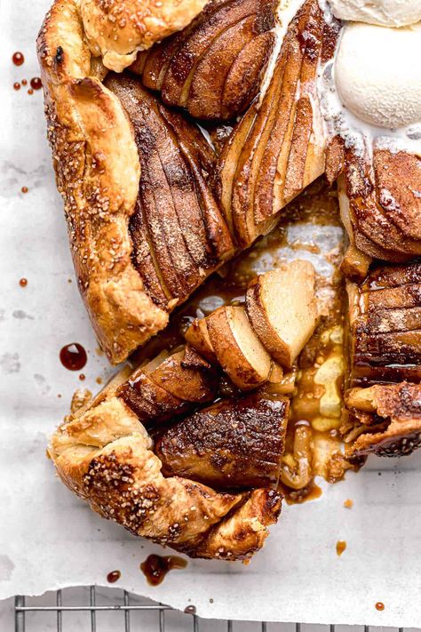 Pear Gallette Recipe, Pear Gallette Recipe Simple, Pear Galette Puff Pastry, Mary Berry Pear And Blueberry Galette, Spiced Pear Galette, Pear Galette, Making Pie Crust, All Butter Pie Crust, Pumpkin Custard