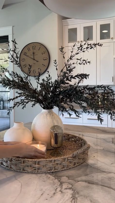 Breakfast Island Decor, Aesthetic Kitchen Table Decor, Round Dinning Tabletop Decor, Boho Dining Table Centerpiece Circle, Centerpiece For Island Kitchen, Kitchen Vase Decor, White Kitchen Table Decor, Round Dinning Room Table Center Piece, Round Tray Kitchen Counter