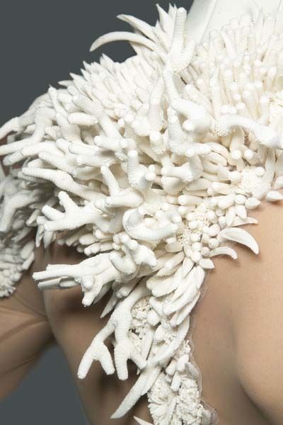 Coral Structure, Coral Fashion, Bouchra Jarrar, Nature Inspired Fashion, Sculptural Fashion, Georges Chakra, Fashion Design Patterns, Stephane Rolland, Body Adornment