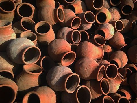 Reposting @everything_whispers: Earthen pots(pitchers) from West India #photographyislifee #photographysouls #photographyeveryday📷😍 Earthen Pots, Modest Aesthetic, Social Studies Projects, Virtual Exhibition, Udaipur, Social Studies, Doodle Art, Blogging, Doodles