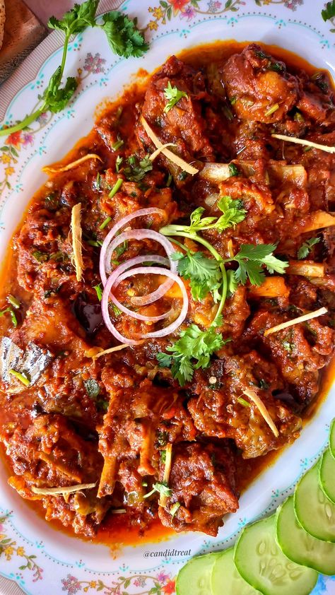 Mutton Karahi Pakistani, Easy Mutton Curry Recipe, Mutton Handi, Pakistan Recipes, Mutton Dishes, Mutton Karahi, Kadai Chicken, Chicken Karahi Recipe, Mutton Curry Recipe