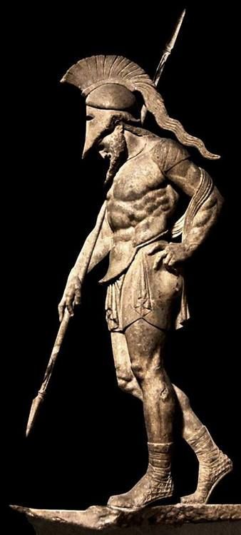 Mitos, Leyendas y otras Criaturas: EURITIÓN Ancient Greek Warrior, Ancient Greek Sculpture, Greek Mythology Tattoos, Classic Sculpture, Greek Warrior, Greek Statues, Art Of Manliness, Statue Art, Mythology Tattoos