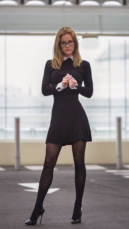 Secretary Outfits, Looks Pinterest, Woman In Black, Black Pantyhose, Fashion Tights, Pin Up, A Woman, Girl Fashion, High Heels