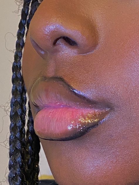 Anothee lip combo💗 Ombré Lips, Two Toned Lips Natural, 2 Toned Lips, Lined Lips, Alt Lip Combo, Chola Lip Combo, Y2k Lip Combo, Brown And Black Lip Combo, Two Toned Lips