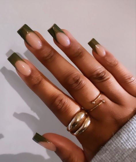 Fall Nail Inspo Medium Length, Shortie Fall Nails, Short Fall Nail Sets, Medium Square Fall Nails, Short Olive Green Nails Designs, Fall Short Nails 2023, Medium Square Nails Designs Fall, Fall Nails 2023 Square, Fall Square Acrylic Nails Medium