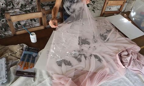 Tule Skirt Diy, How To Add Glitter To Fabric, Diy Party Outfit, Diy Tulle Skirt, Diy Tulle, Glitters Skirt, Tulle Long Skirt, Column Skirt, Baby Girl Diy