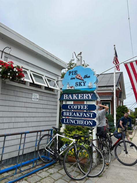 Cape Cod Lifestyle, Old Cape Cod Aesthetic, Cape May Aesthetic, Cape Cod Summer Aesthetic, Cape Cod Town, Cape Cod Christmas, Old Cape Cod, Massachusetts Summer, Massachusetts Cape Cod