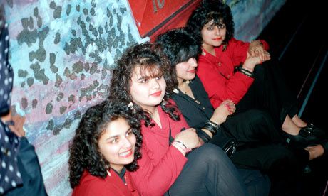 Strictly Bhangra - the story of  90s Asian daytime raves http://www.guardian.co.uk/music/2012/apr/10/strictly-bhangra-daytimers-british-asians?CMP=twt_gu 90s Music Playlist, 90s Music Artists, Specific Aesthetic, 80's Hair, 90s Music Videos, British Asian, Bollywood Images, New Rap, Art 2023