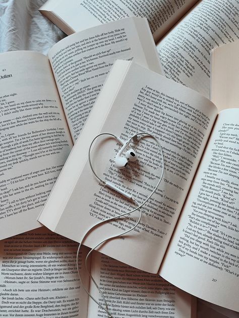 Audiobook Aesthetic, Reading Pictures, Bookstagram Inspiration, Reading Aesthetic, Book Wrap, Audible Books, Aesthetic Ideas, The One And Only, Book Binding