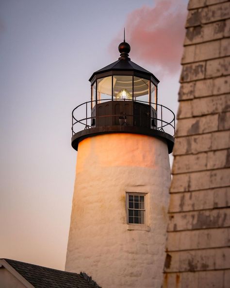 Pemaquid Point Lighthouse in Bristol, Lincoln County, Maine. This photograph was taken along the Coast of Maine at sunset in early winter. #mainephotography #pemaquidpointlighthouse #pemaquidlighthouse #pemaquidpoint #lighthouses_around_the_world #lighthousephoto #lighthouses #lighthousesofinstagram #lighthousesofmaine #coastalmaine #coastalmainephotography Maine Photography, Lighthouse Photos, Coastal Maine, Lincoln County, Point Light, Early Winter, San Antonio Tx, The Coast, Color Photography