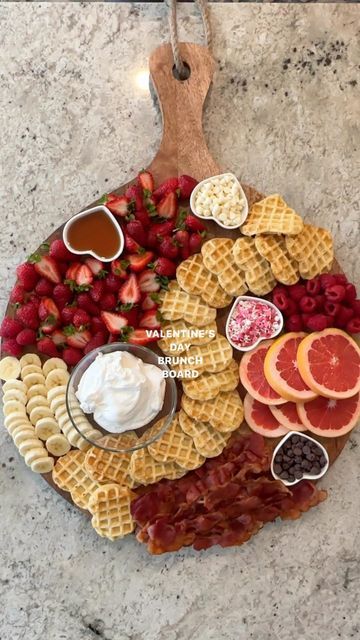 Valentines Day Brunch Ideas, Heart Shaped Waffles, Brunch Board, Valentines Party Food, Galentines Day Ideas, Valentines Brunch, Valentines Breakfast, Valentines Snacks, Valentines Party Decor