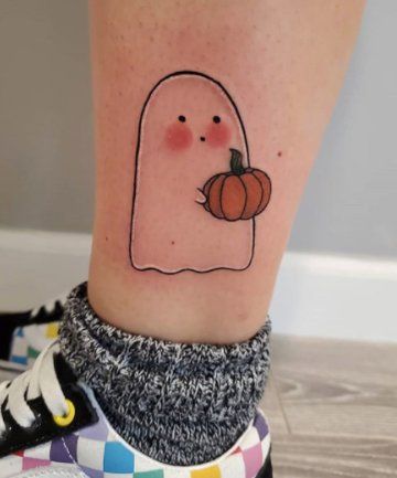 Cute Halloween Tattoos Ideas, Little Halloween Tattoos, Tattoo Ideas Halloween, Halloween Inspired Tattoos, Fall Tattoo Ideas, Pride Tattoo Ideas, Halloween Games Online, Cute Halloween Tattoos, Halloween Tattoo Ideas