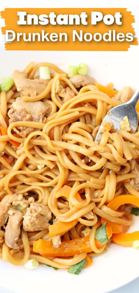 Easy Instant Pot recipe for mild drunken noodles with bites of chicken Drunkin Noodles, Noodles And Chicken, Popular Thai Dishes, Best Instapot Recipes, Chicken Udon, Thai Chicken Noodles, Drunken Chicken, Chicken Instant Pot, Ip Recipes