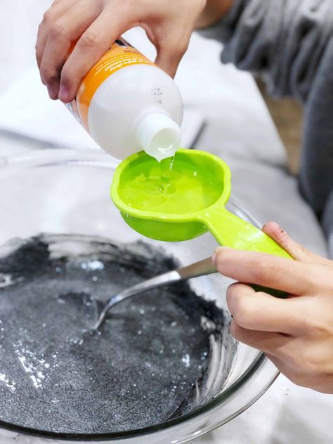 necessary!) Magnets School Experiments, Magnetic Slime, Slime Recipe Kids, Slime Tutorial, Slime Diy, Bored Kids, Fun Indoor Activities, Foam Slime, Easy Science Experiments