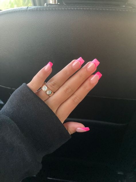 Bright Pink French Tip Nails, Beginner Nails, Nails Preppy, Aesthetic Beach Sunset, Nail Inspo Summer, Square Gel Nails, Beach Sunset Aesthetic, Preppy Nails, Pink Tip Nails