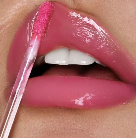 Lip Injection Lip Gloss, Too Faced Lip Injection, Girls Lipstick, Lip Gloss Shades, Lipgloss Lips, Makeup News, Nice Lips, Glossier Pink, Pink Lip Gloss