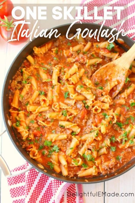 Italian Goulash, One Skillet Pasta, Recipes Goulash, Pasta With Meat, Pasta With Meat Sauce, Resep Pasta, Goulash Recipe, Ground Beef Recipe, Skillet Pasta