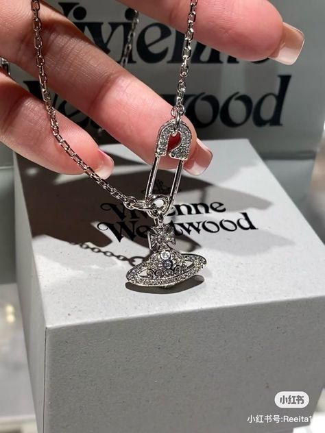 Vivienne Westwood Chain Necklace, Vivienne Westwood Necklace Silver, Vivienne Westwood Chain, Viviane Westwood, Jewelry Vivienne Westwood, Vivienne Westwood Accessories, Vivienne Westwood Necklace, Westwood Necklace, Vivienne Westwood Jewellery