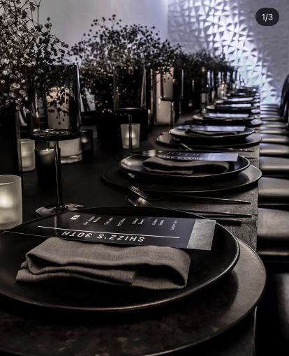 Black Tie Affair Prom Theme, Black Birthday Dinner Decor, All Black Table Decor, Black And White 30th Birthday Party, Dark Feminine Party, Wedding Table Decorations Black, All Black Dinner Party Decor, Black Tie Event Decorations, Black Dinner Party