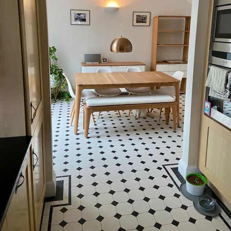 Small Victorian Terrace Interior Kitchen, Victorian House Modern Kitchen, Victorian Tiles Kitchen, Small Victorian Terrace Interior, Victorian Terrace Kitchen, Victorian Flooring, Victorian Hallway Tiles, Victorian Style Kitchen, Entrance Idea