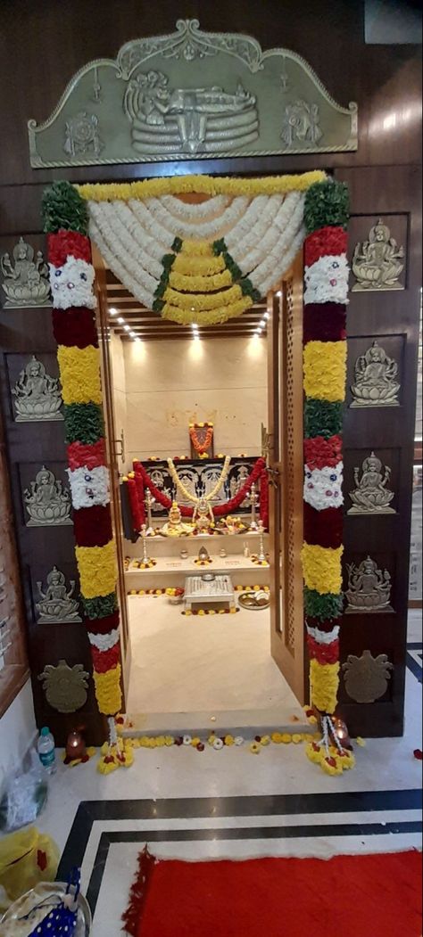 Main Door Decoration For House Warming, House Warming Pooja Decoration, Decoration For House Warming Indian, House Warming Ceremony Decoration Indian, Silver God Photos For Pooja Room, Main Door Decoration Ideas Indian, Flower Decoration For House Warming, Main Door Flower Decoration Indian, House Warming Decorations Indian Simple