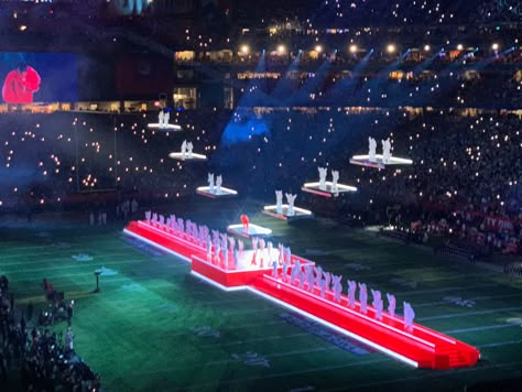 Superbowl Rihanna, Manifestation Career, Rihanna Superbowl, Aesthetic Pictures Ideas, Pride 2024, Fifa Club World Cup, Super Bowl Halftime Show, Concert Stage Design, The Kid Laroi