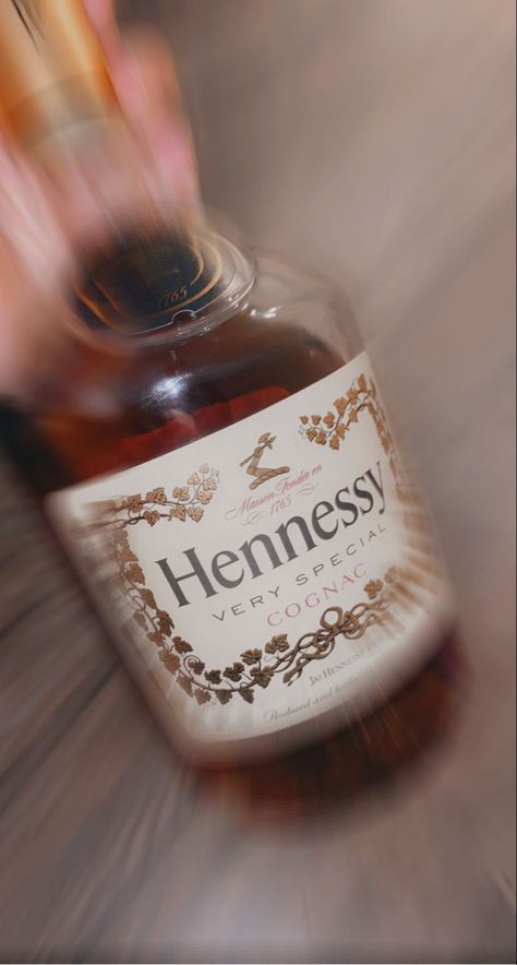 Kc Aesthetic, Hennessy Aesthetic, 42 Dugg, June Dump, Hennessy Very Special Cognac, Liqueur Drinks, Face Tattoos For Women, Pretty Alcoholic Drinks, Beauty Routine Checklist