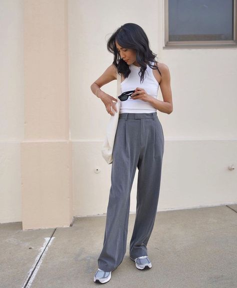 Djerf Avenue Grey Pants, Djerf Avenue Favorite Pants Grey, Djerf Avenue Pants, Matilda Djerf Grey Pants, Grey Pants Outfit Summer, Grey Suit Pants Outfit, Grey Trousers Outfit Women, Scandi Style Fashion, Grey Trousers Outfit