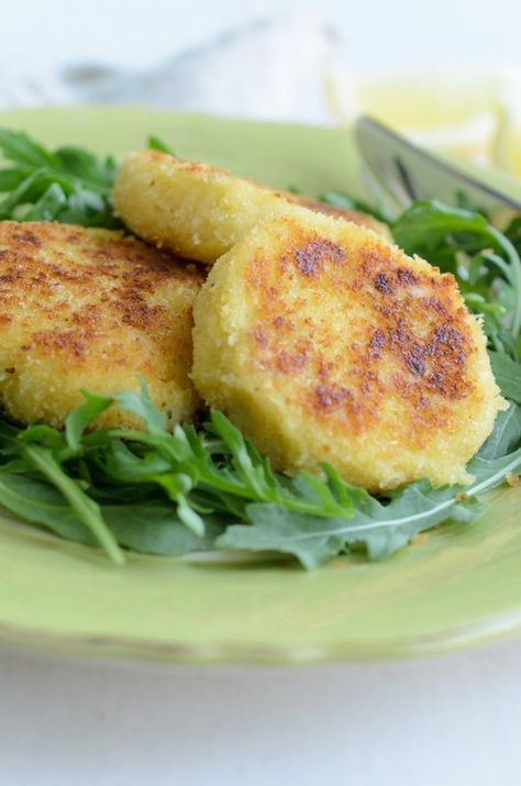 Recipe: Acadian Salt Cod Fish Cakes — Recipes from The Kitchn.  Anyone but me remember the little wooden boxes in which salt cod  came, and which one "refreshed" overnight in milk? water? Cod Fish Cakes, Cod Cakes, Tofu Feta, Fish Cakes Recipe, Fish Cakes, Cod Recipes, Canadian Food, Cod Fish, July 1st