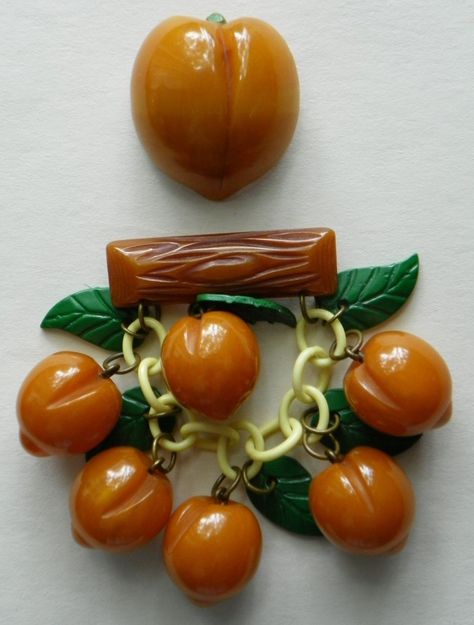 Peach Necklace, Bakelite Brooch, Bakelite Jewelry, Lucite Jewelry, Orange Leaf, Jewelry Auction, Vintage Bakelite, Orange Fruit, Plastic Jewelry