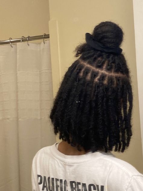 Beautiful Dreadlocks, Short Locs Hairstyles, Dreadlock Style, Braids Hairstyles Pictures, Dreads Styles, Girls Natural Hairstyles, Protective Hairstyles Braids, Mens Braids Hairstyles, Dreadlock Hairstyles